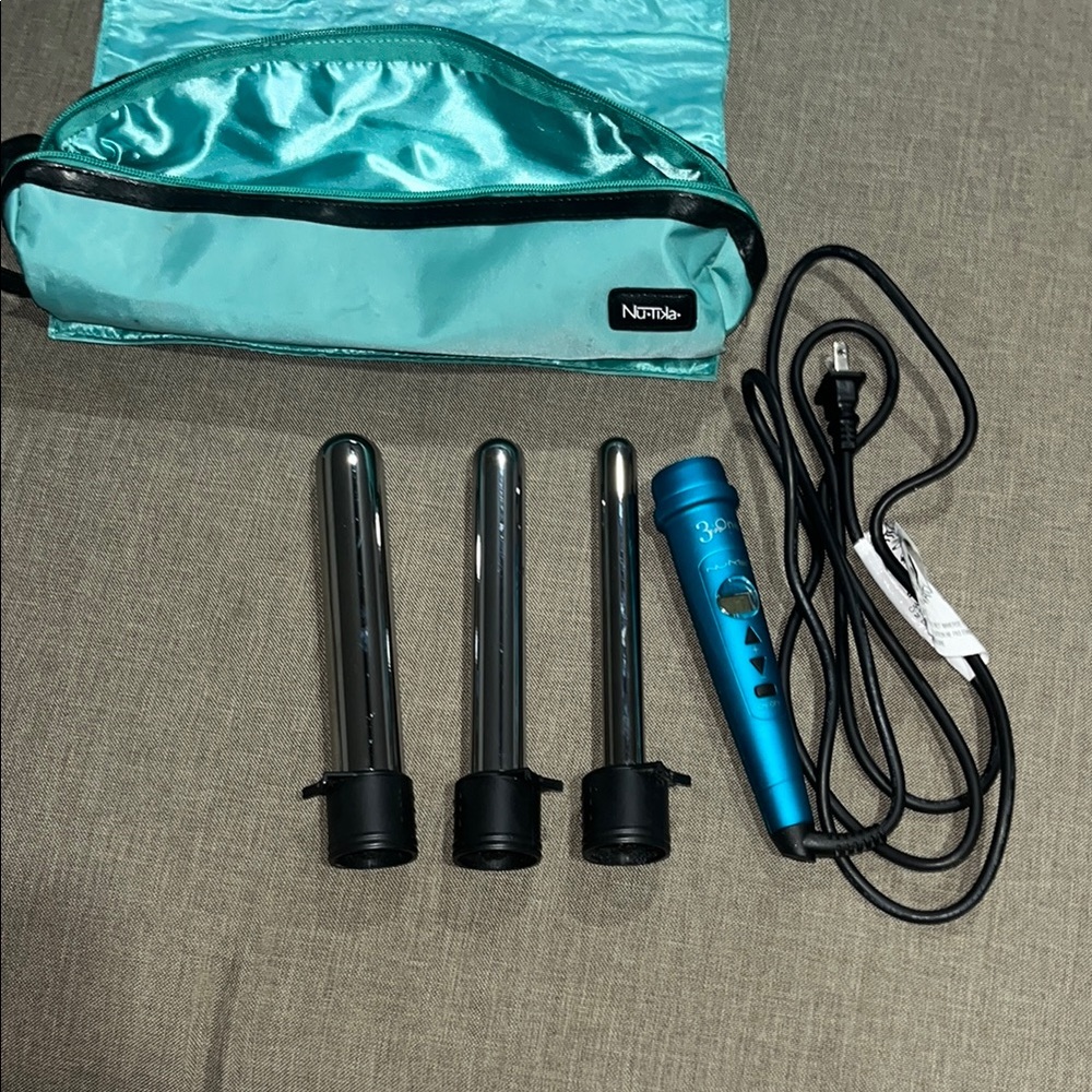 NuMe Blue Curling Wand Set with Teal Case